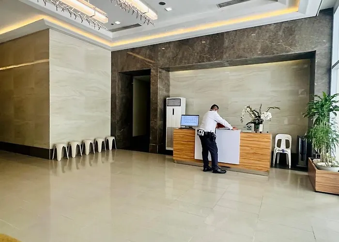 Manhattan Plaza - 1 Executive Br In Araneta * Manila